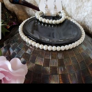NWOT beautiful pearl necklace, earrings, bracelet
